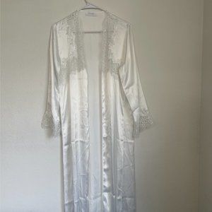 Bridal Beautiful White Bride Robe